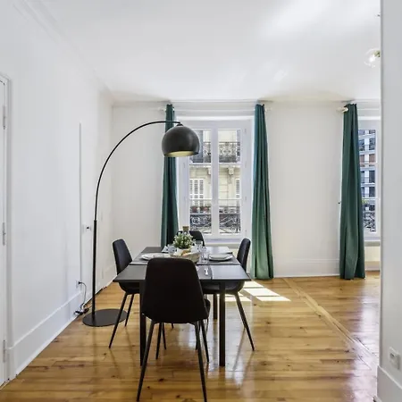 Bnbnook - Light-filled 1br Close To Eiffel Tower *